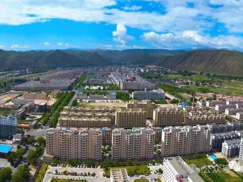 The company's general manager Huang Zhangyu and his delegation visited Ma Yatong, the deputy secretary of Gulang County Committee and county mayor
